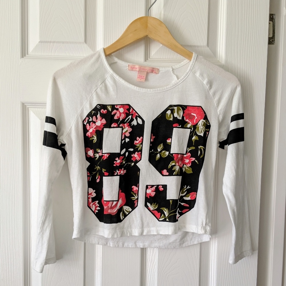 🌵3For10🌵 Sporty Floral 3/4 Sleeve Crop Top